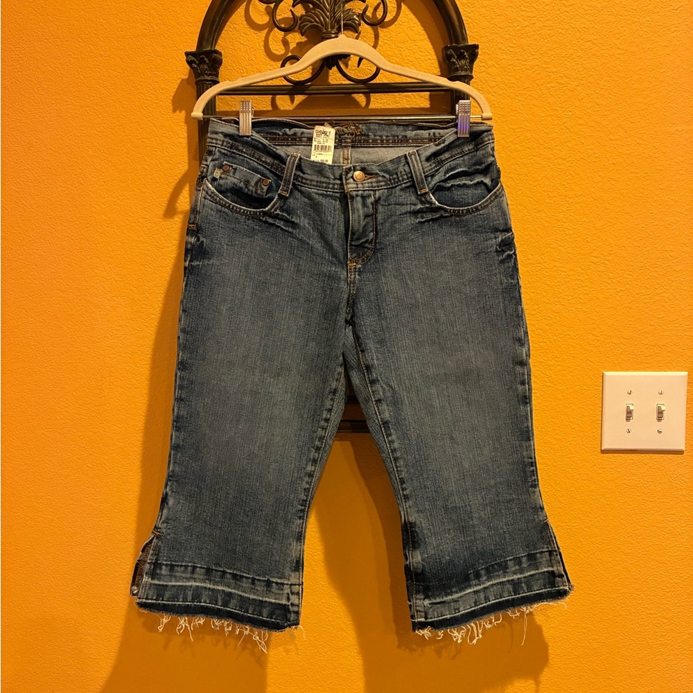 NWT Cruel Girl Capris Denim Jeans